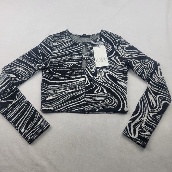 NWT Zara black and white marbled keyhole long sleeve cropped sweater - Picture 3 of 6